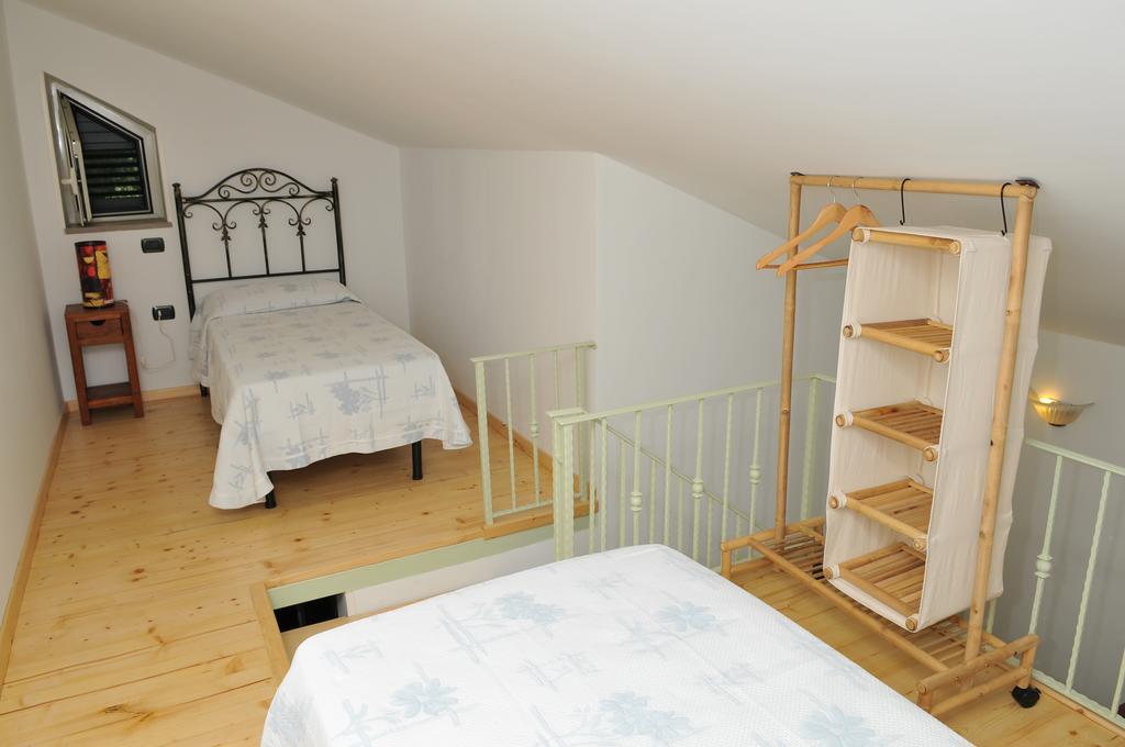 B&B L'Eucalipto Paola Szoba fotó