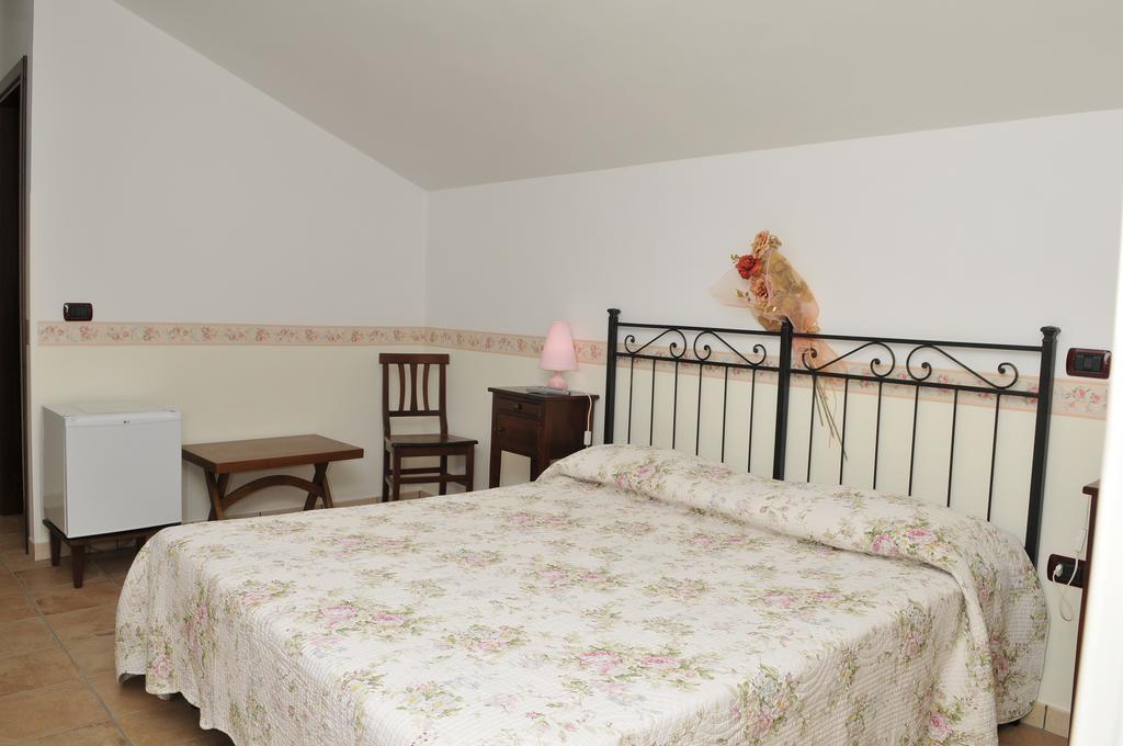 B&B L'Eucalipto Paola Szoba fotó